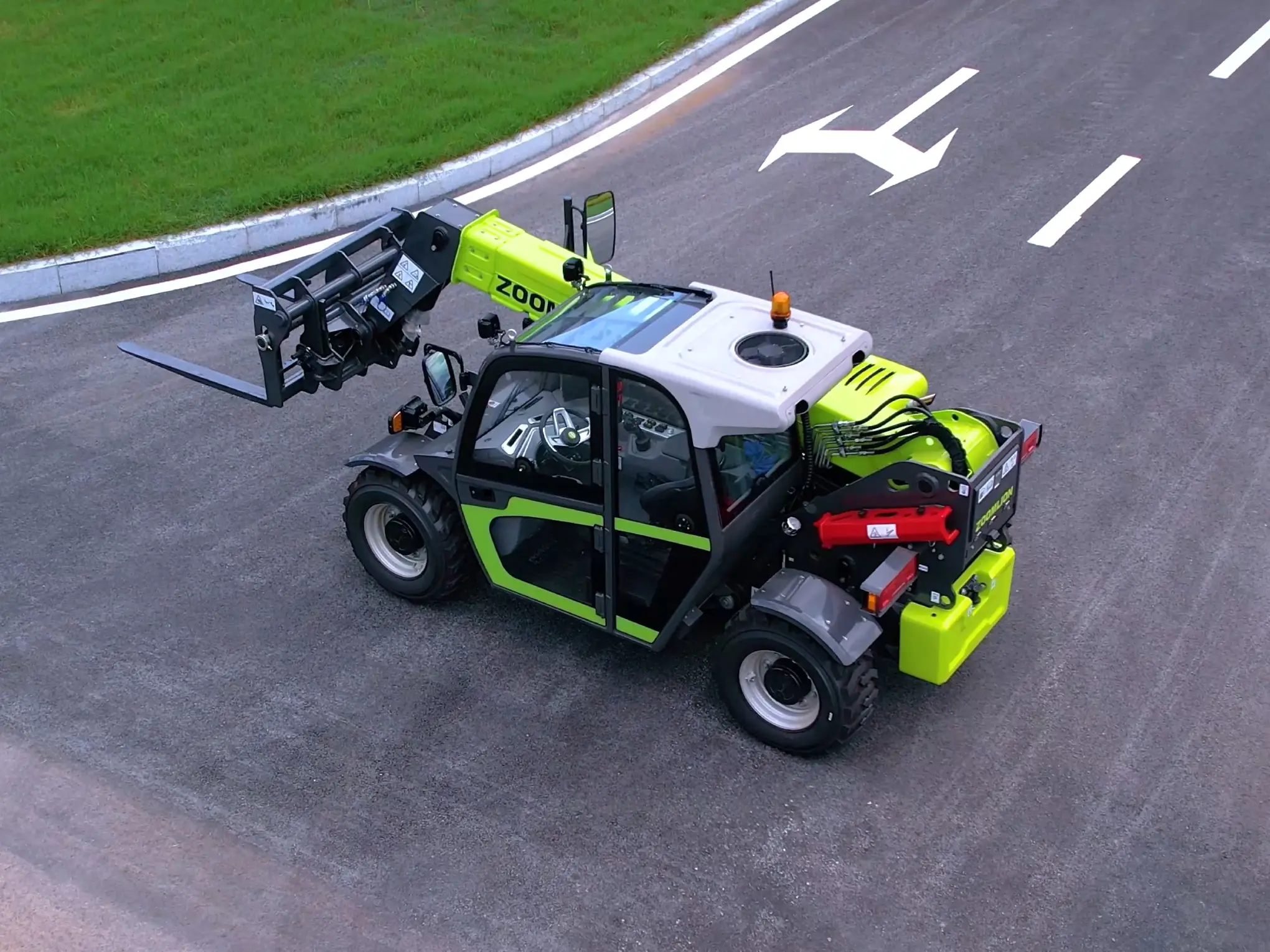 Jak wybrać ładowarkę teleskopową do swojego projektu? Kompletny poradnik